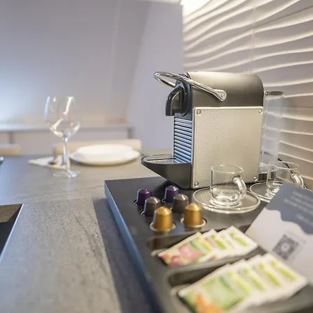 Apartman Antracit - Csendes Belvárosi Szállás, Saját Garázzsal Pécs