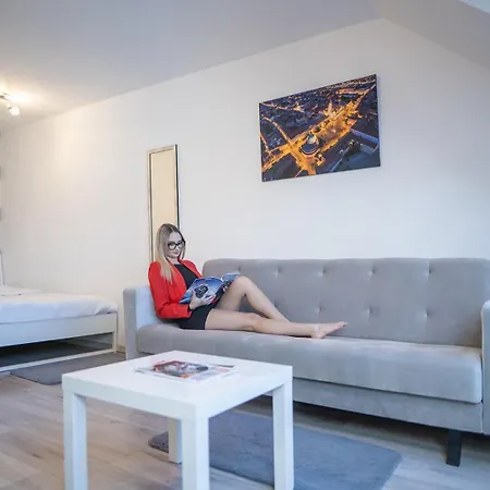 Apartman Antracit - Csendes Belvárosi Szállás, Saját Garázzsal *
